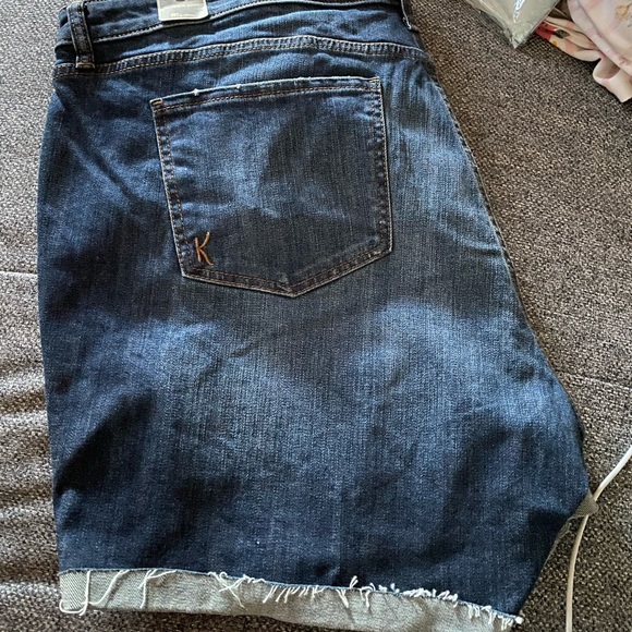 NWT- KUT FROM THE KLOTH - Katy Boyfriend Denim Jean Shorts KS1333GA1R 20W - Picture 6 of 8